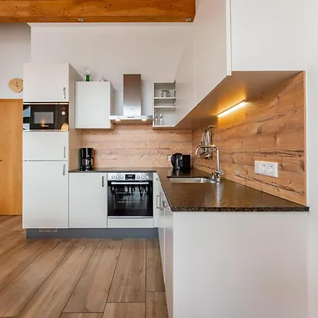 Tauern Mitterwirt 324 ピーゼンドルフ